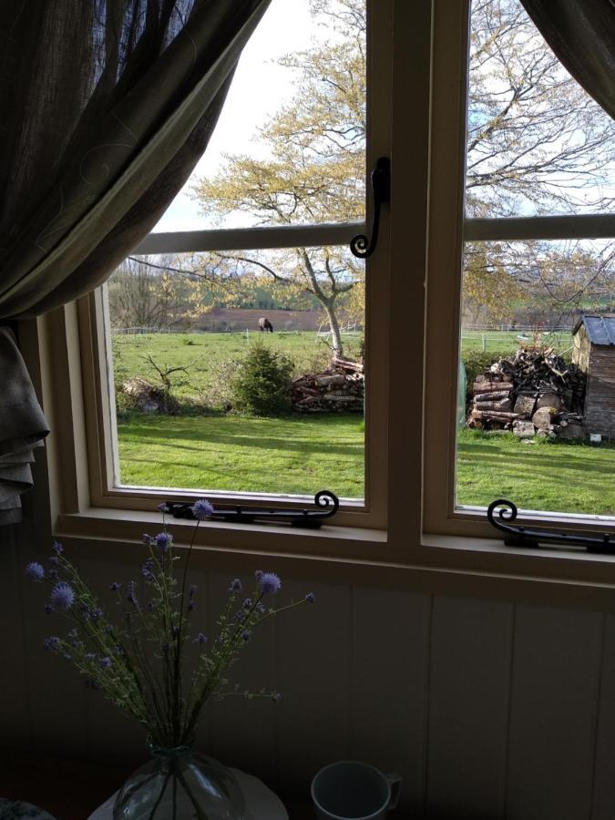 The English Shepherds Hut @ Les Aulnaies Echauffour Eksteriør billede
