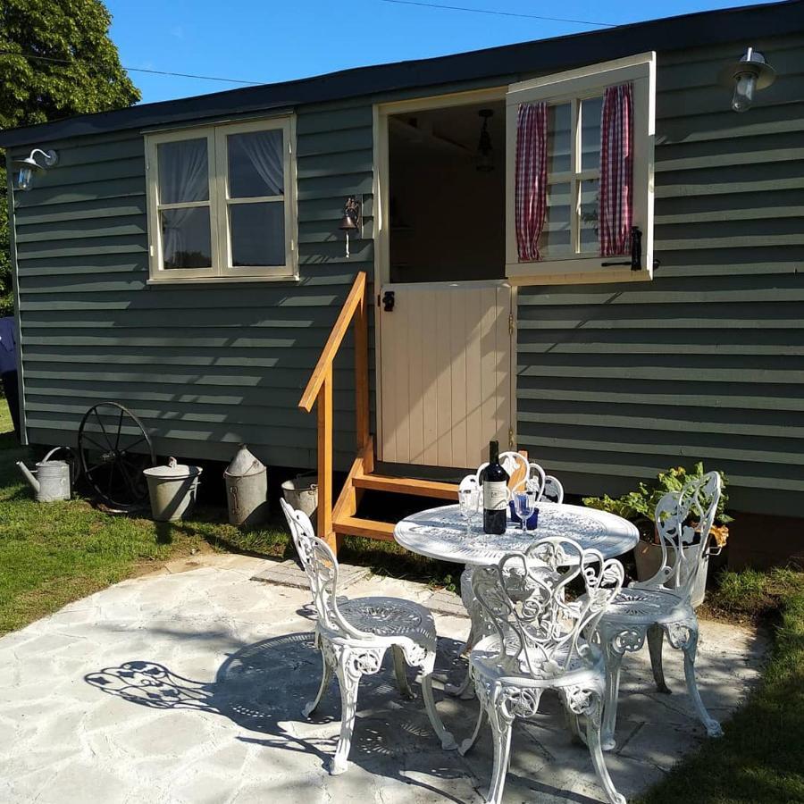 The English Shepherds Hut @ Les Aulnaies Echauffour Eksteriør billede